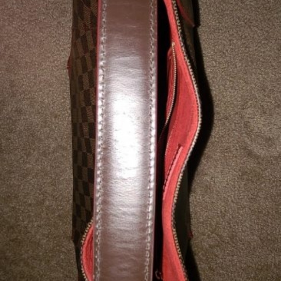 Authentic Louis Vuitton Caissa Hobo - Picture 4 of 13